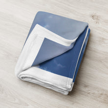 Load image into Gallery viewer, Cloudy Throw Blanket